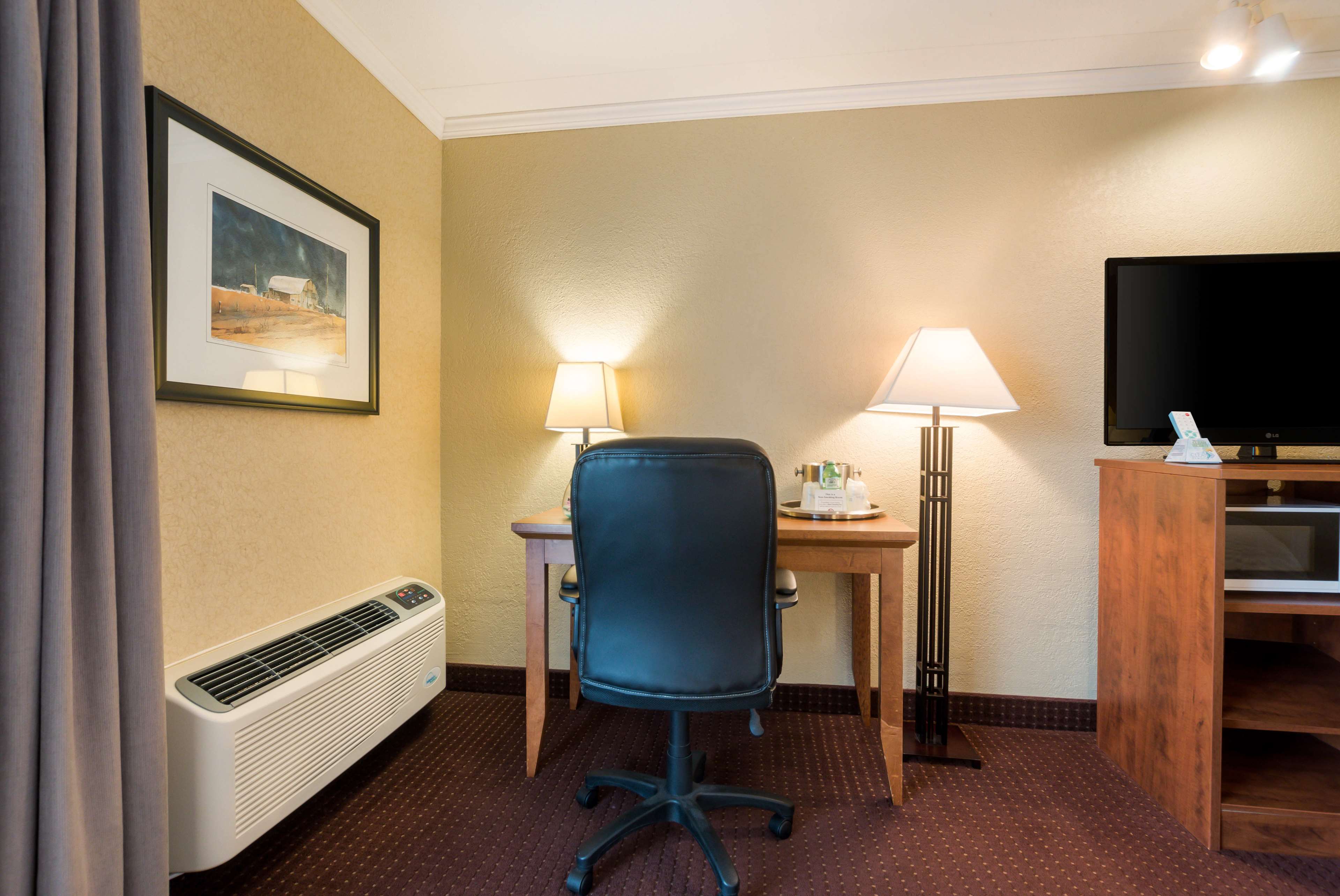 ADA Queen Best Western Plus Norwester Hotel & Conference Centre Thunder Bay (807)473-9123