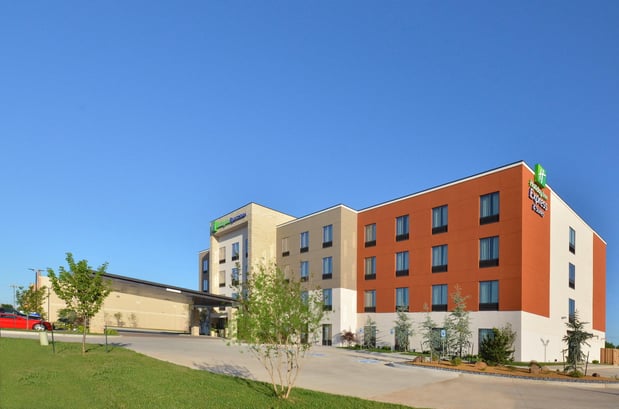 Images Holiday Inn Express & Suites Oklahoma City Mid - Arpt Area by IHG