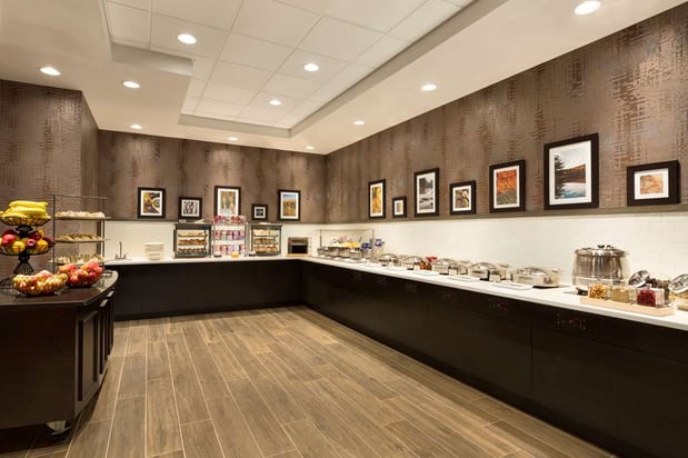 Images Hilton East Brunswick Hotel & Executive Meeting Center