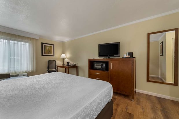 Images Best Western Plus Northwoods Inn