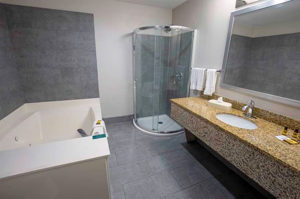 Images Best Western Plus Vermilion River Inn & Suites