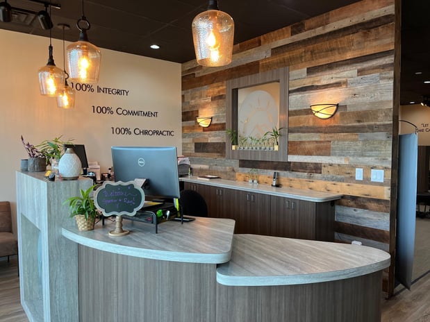 Images 100% Chiropractic - Broomfield