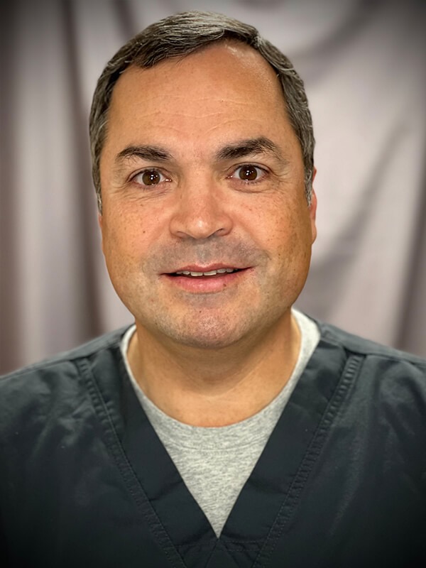 Dental Associates, LLP is a general, restorative & cosmetic dental office in Farmington, CT. We value our patient relationships and make it our priority to deliver the gentle, compassionate care that you deserve. We have developed a practice that can cater to all of your dental needs in one location. The result is comfortable, convenient dentistry of the highest quality.
Located near the UCONN Health Center and American Red Cross in Farmington, CT.