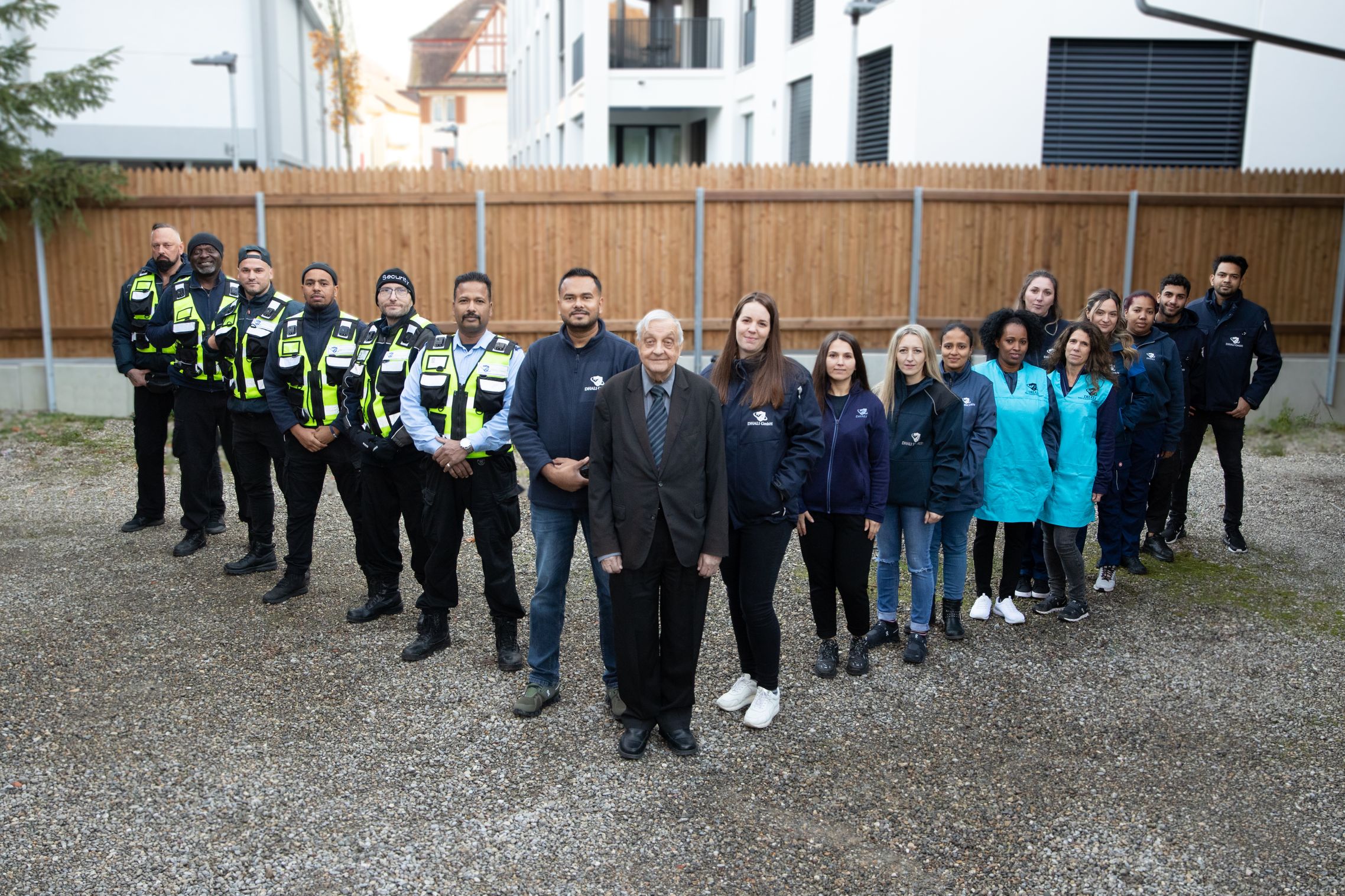 Bilder DHALi Gebäudereinigung