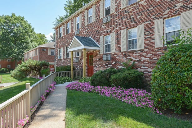 Images Knollwood Apartments