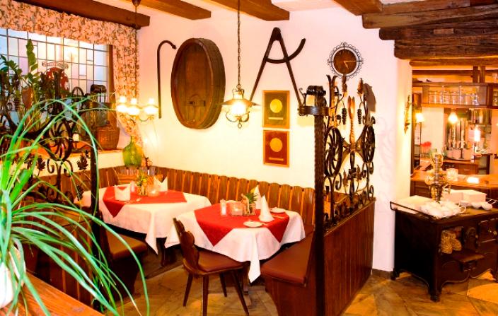 Spundloch - das Hotel & Weinrestaurant, Kirchstraße 19 in Veitshöchheim