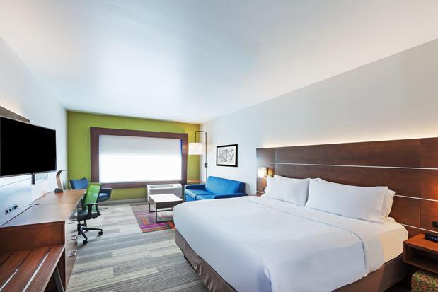 Images Holiday Inn Express & Suites Chanute by IHG