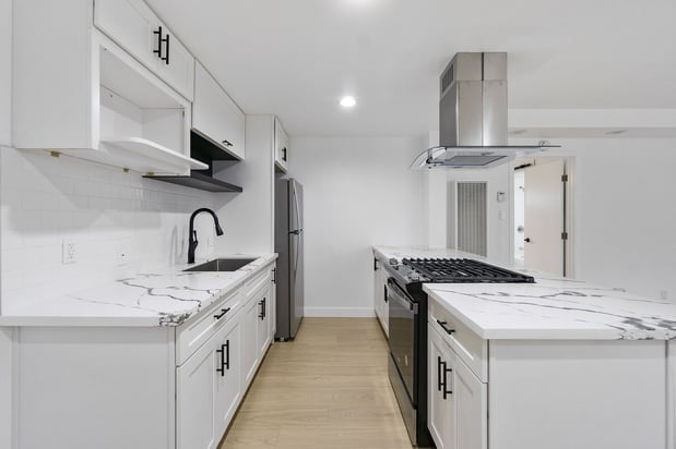 Images Torrance Gateway Apartments