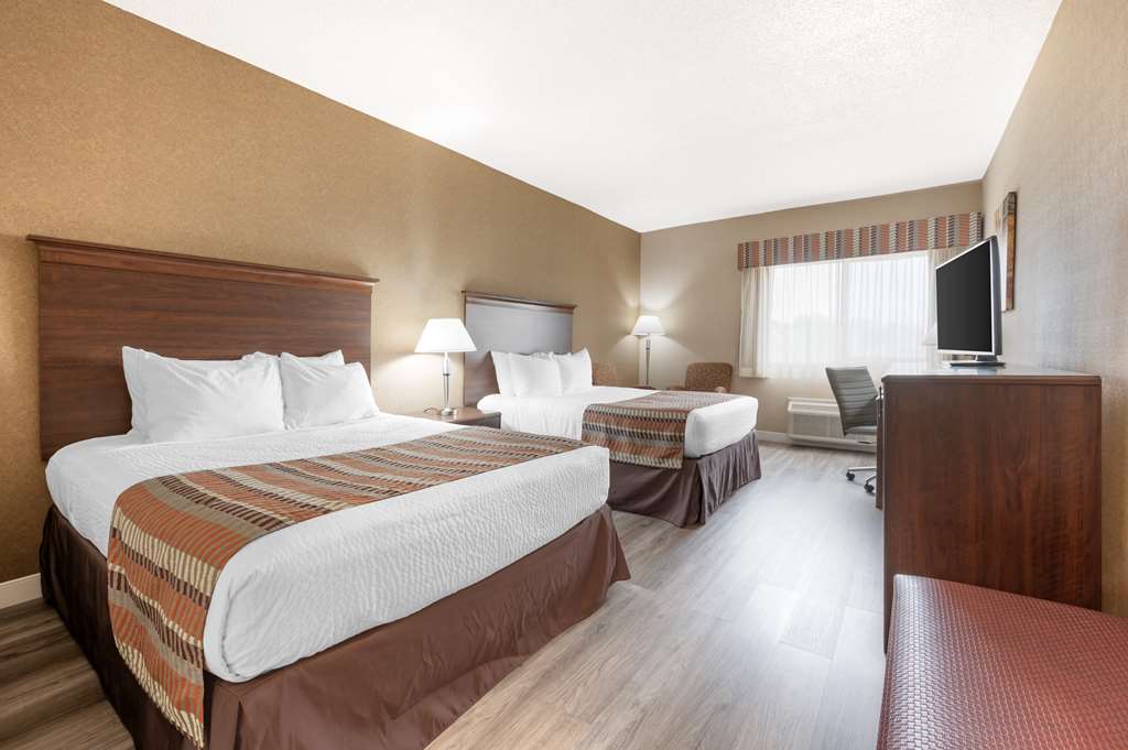 2 Queen Beds