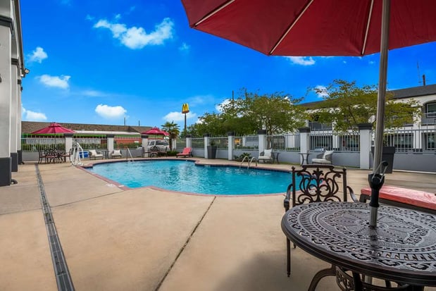 Images Best Western La Place Inn