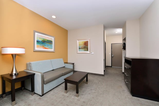 Images Holiday Inn Express & Suites Austin South by IHG