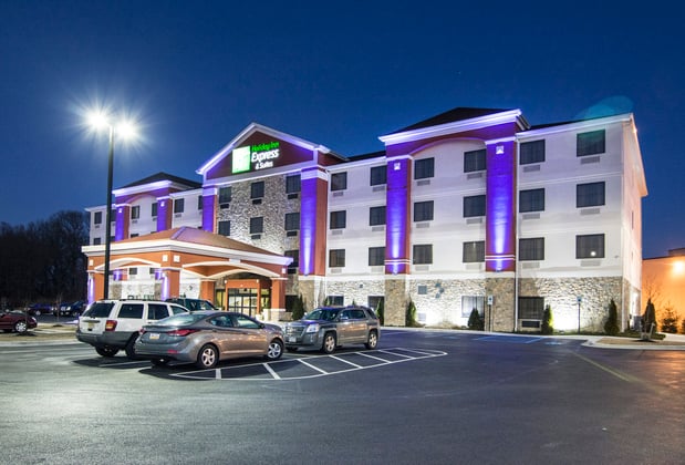 Images Holiday Inn Express & Suites Elkton - University Area by IHG