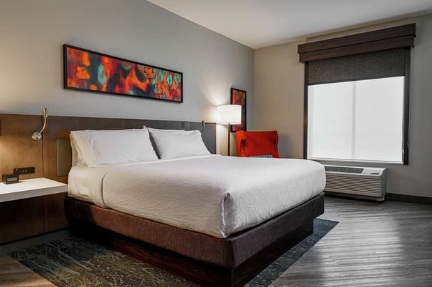 Images Hilton Garden Inn Louisville Mall of St. Matthews