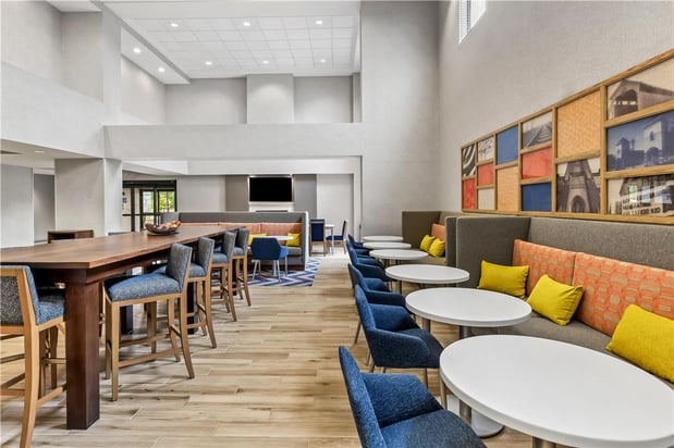 Images Hampton Inn & Suites Grove City