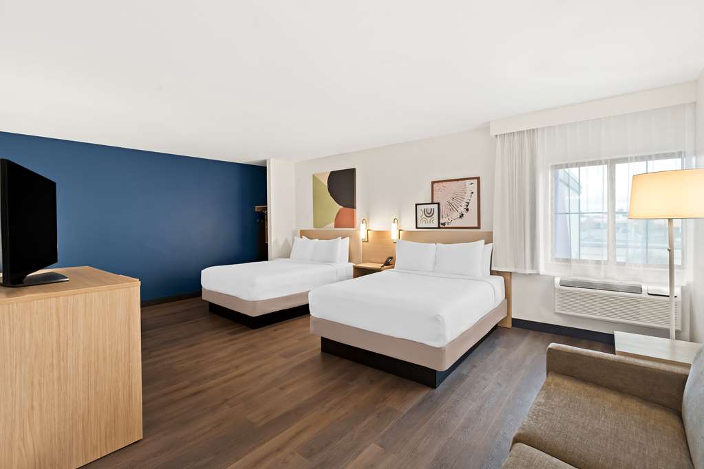 Guest room