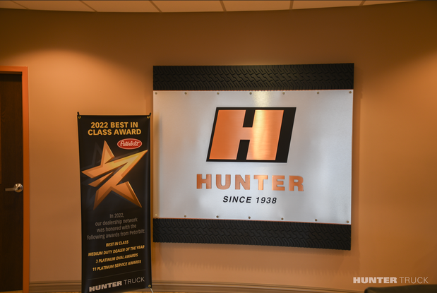 Images Hunter Truck - Corporate