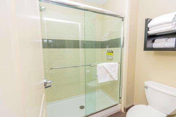 Images Staybridge Suites Houston IAH - Beltway 8 by IHG
