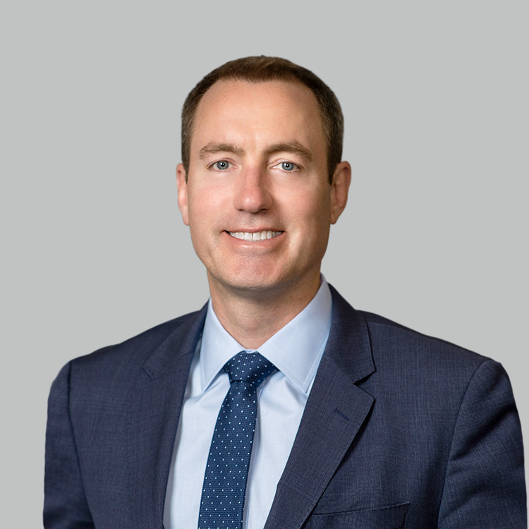 Headshot of Alan Feutz, a wealth advisor at Chase