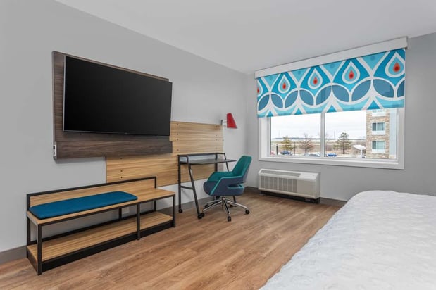 Images Tru by Hilton Janesville