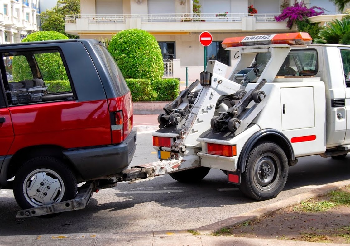 Jay's Towing & Roadside Service in Toledo, OH 43605.