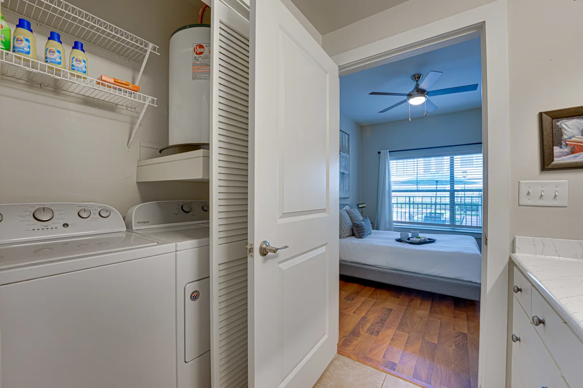 Washer/Dryer Included