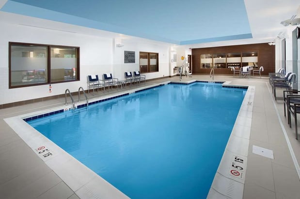 Images Hampton Inn & Suites Falls Church