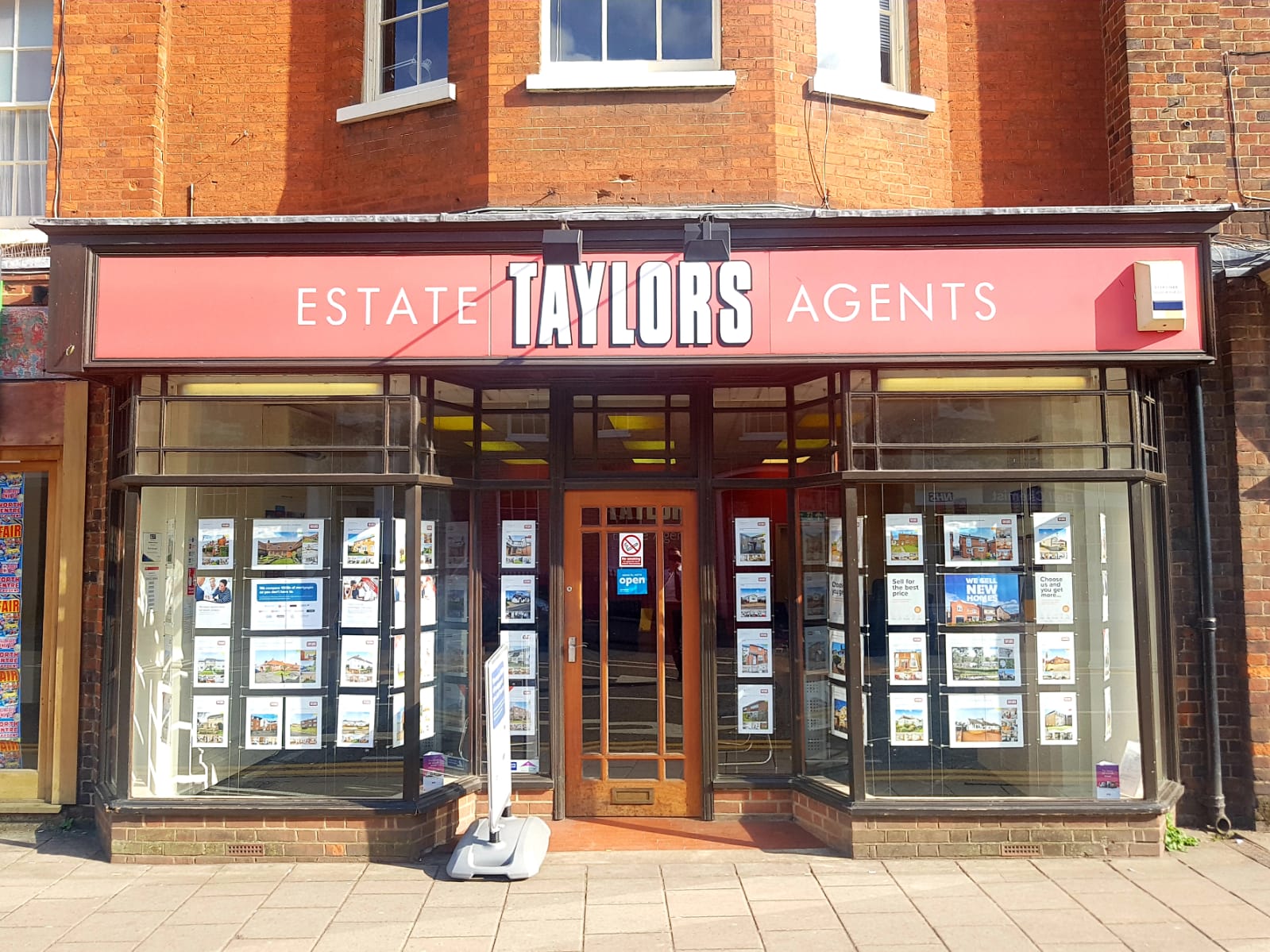 Taylors Sales and Letting Agents Hitchin Hitchin 01462 290032