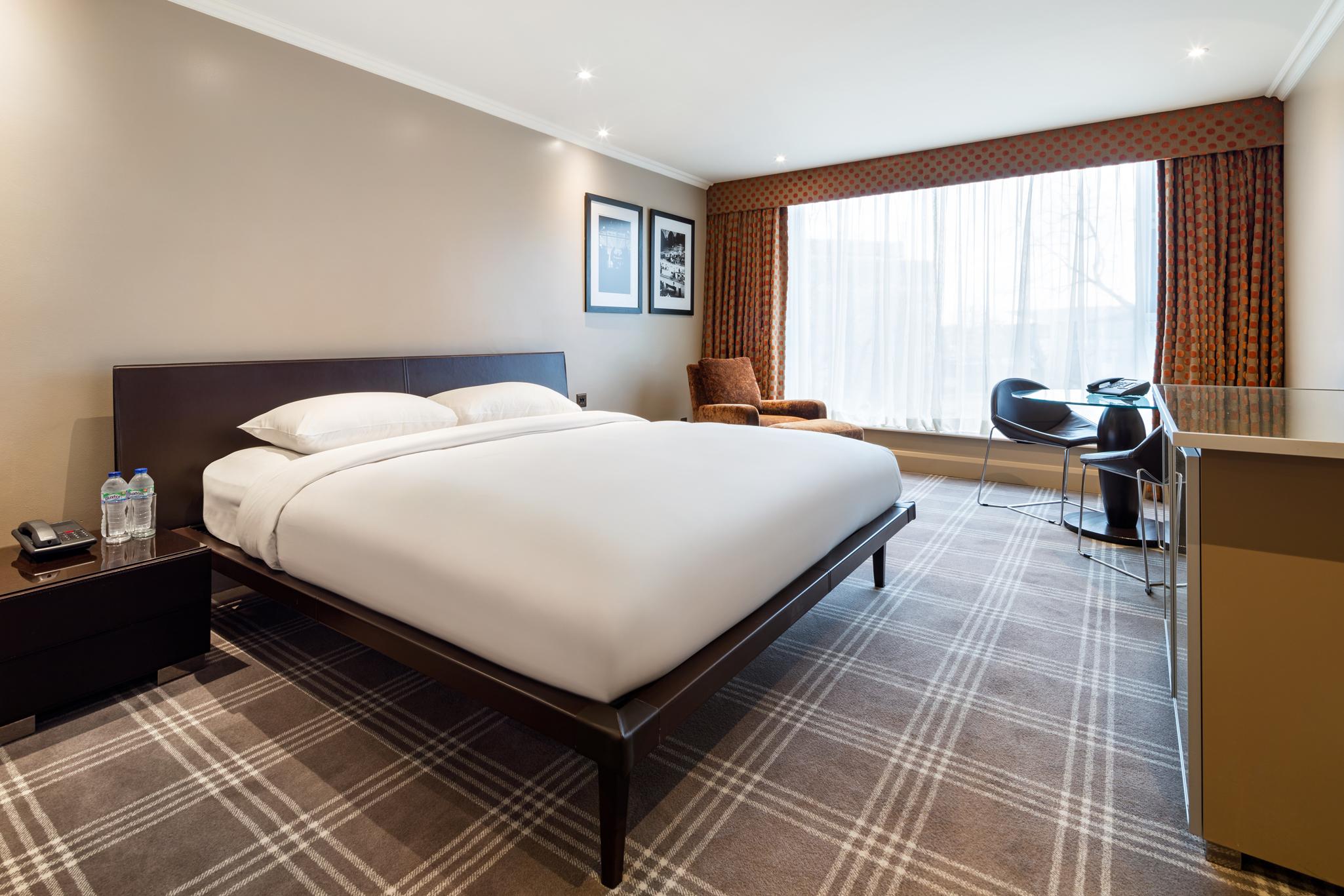 Premium Room Radisson Blu Hotel & Conference Centre, London Heathrow Hayes 020 8759 6311