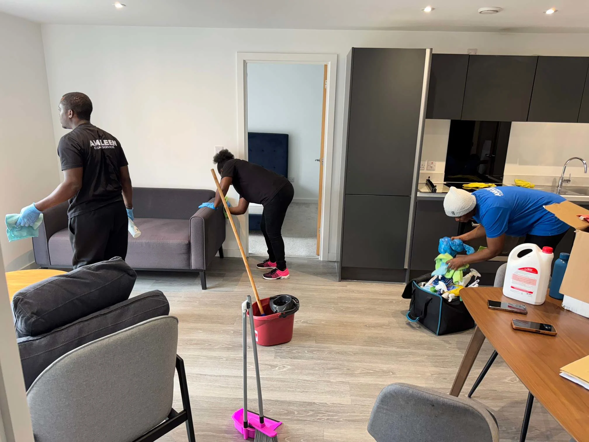 Images AmKleen Cleaning Services Ltd
