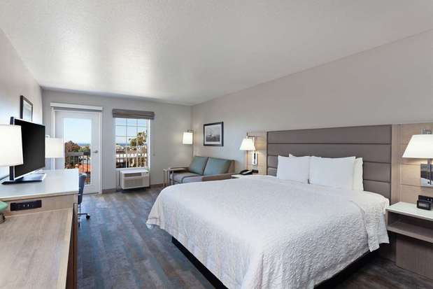 Images Hampton Inn and Suites Hermosa Beach