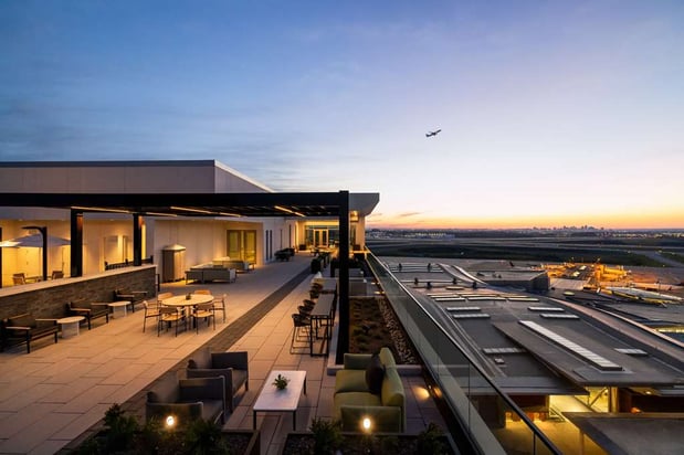 Images Hilton BNA Nashville Airport Terminal