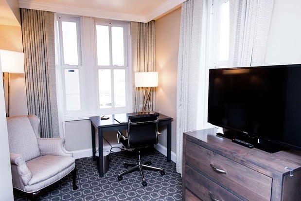Images Redmont Hotel Birmingham, Curio Collection by Hilton