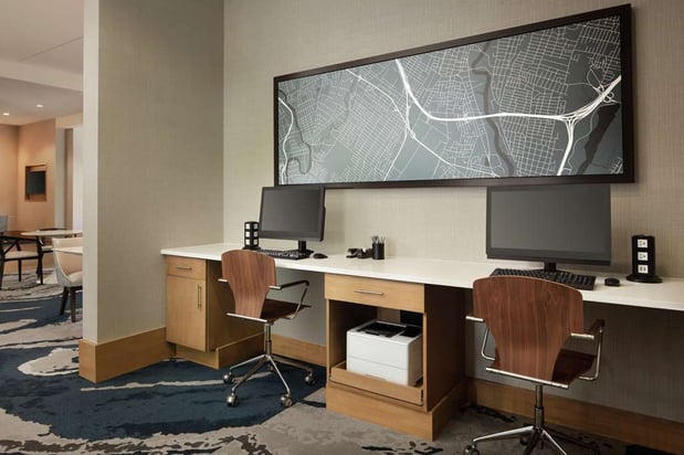 Images Hampton Inn & Suites Teaneck Glenpointe