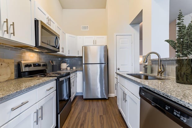 Images Chateau Des Lions Apartment Homes