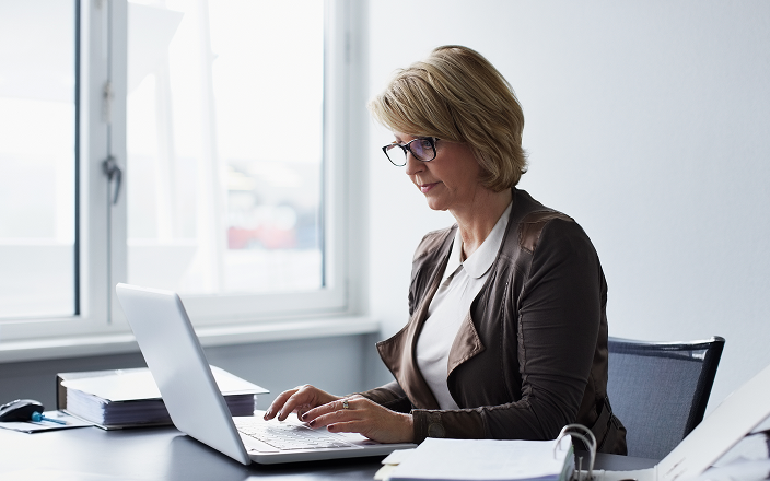 A client reviewing their RBC accounts.