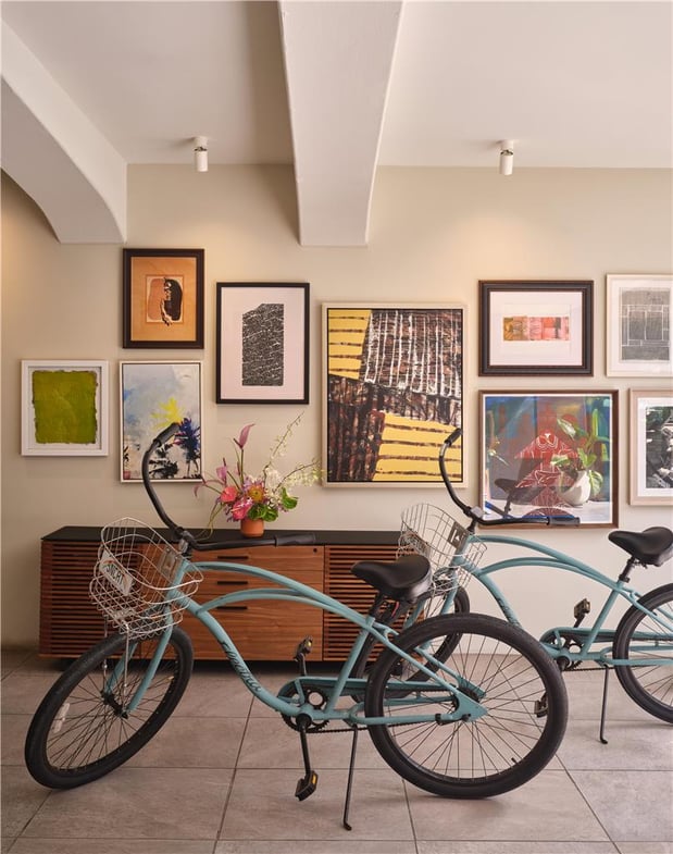 Images The Ambassador Hotel of Waikiki, Tapestry Collection by Hilton