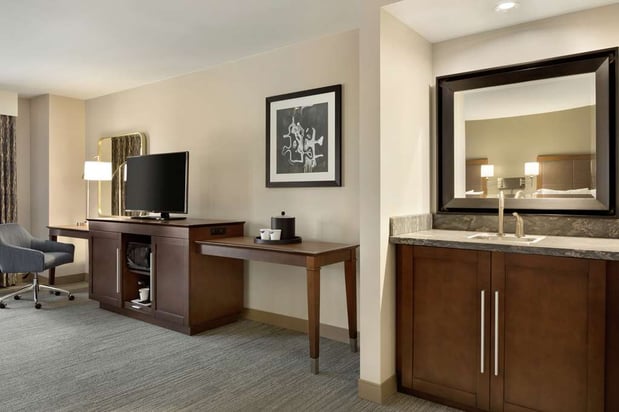 Images Hampton Inn & Suites Nashville-Downtown