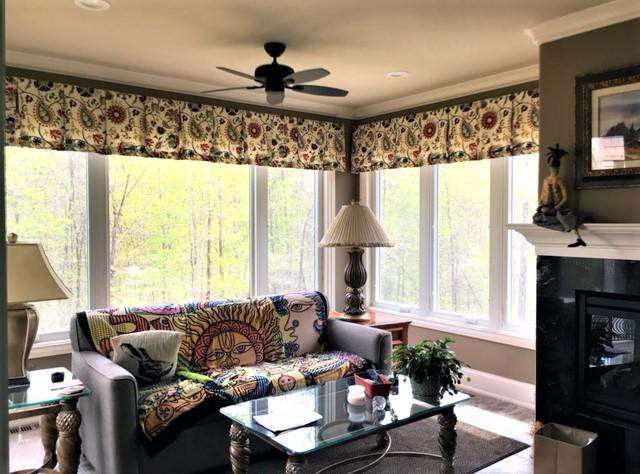 When you have a lovely woodland view, the last thing you want is to cover it with Curtains! In this  Budget Blinds of Knoxville & Maryville Knoxville (865)588-3377