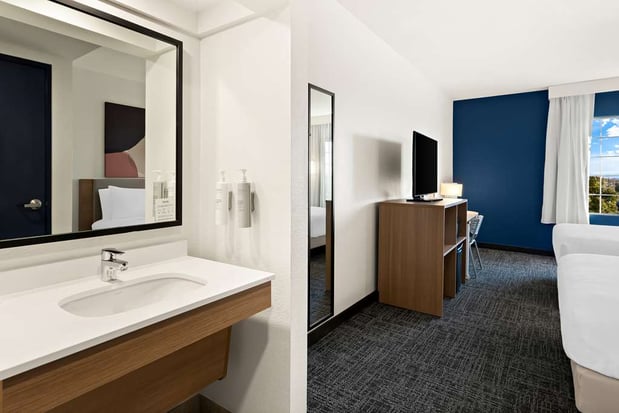 Images Spark by Hilton Williams