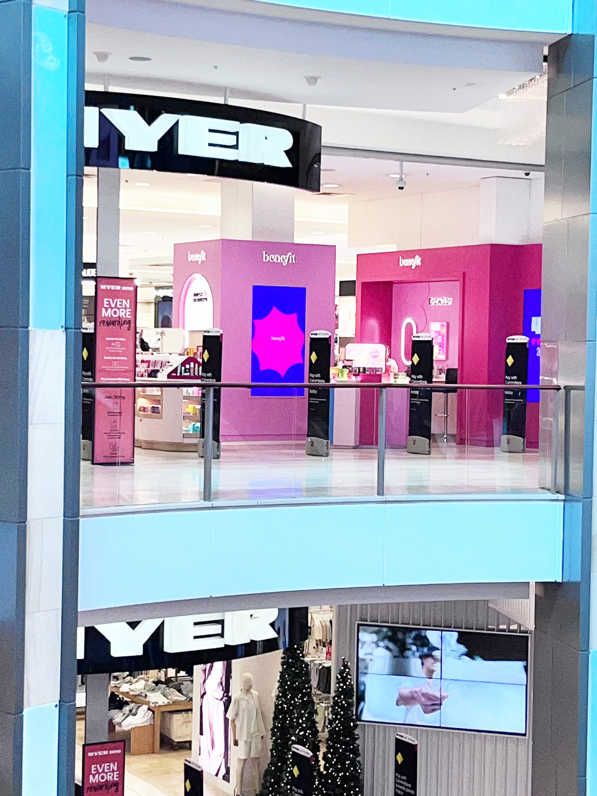 Images Benefit Cosmetics BrowBar