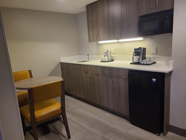 Images Holiday Inn Express & Suites Ft Lauderdale N - Exec Airport, an IHG Hotel