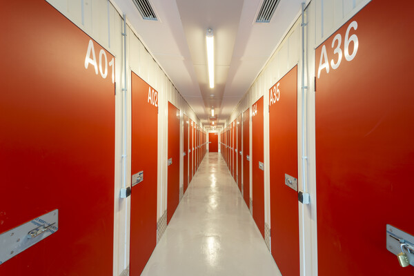 Images Zurigorri Espazioa Alquiler De Trasteros