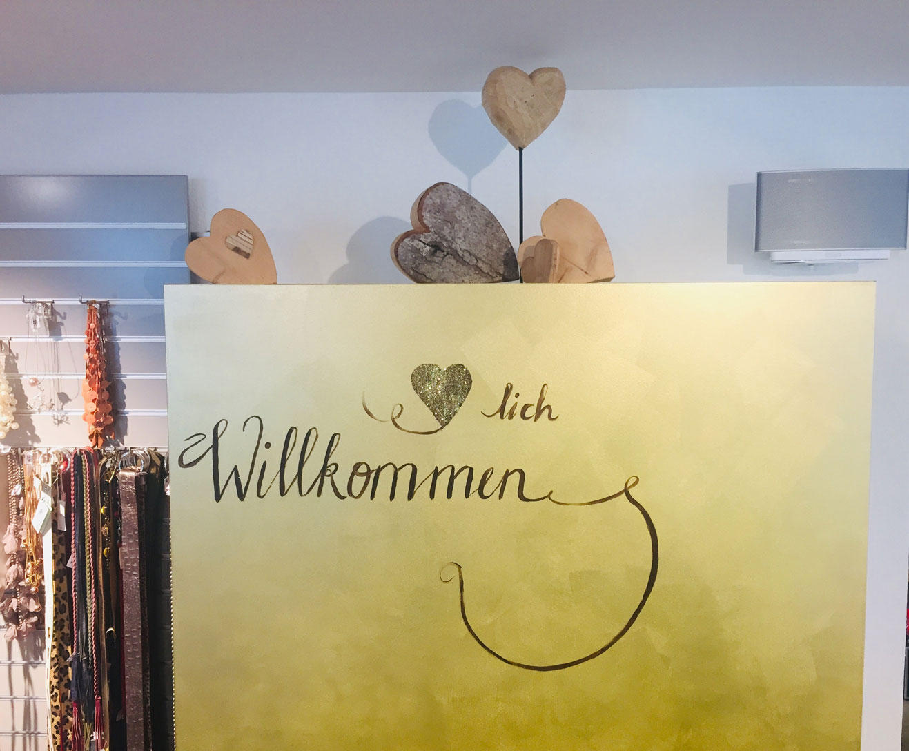 Moser Mode GmbH, Dorfstrasse 49 in Belp