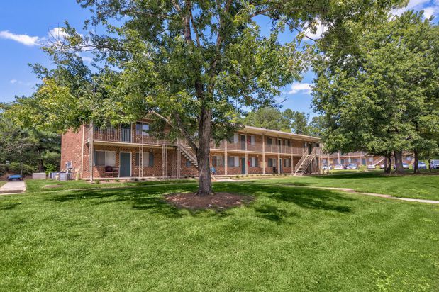 Images University Lake Apartments