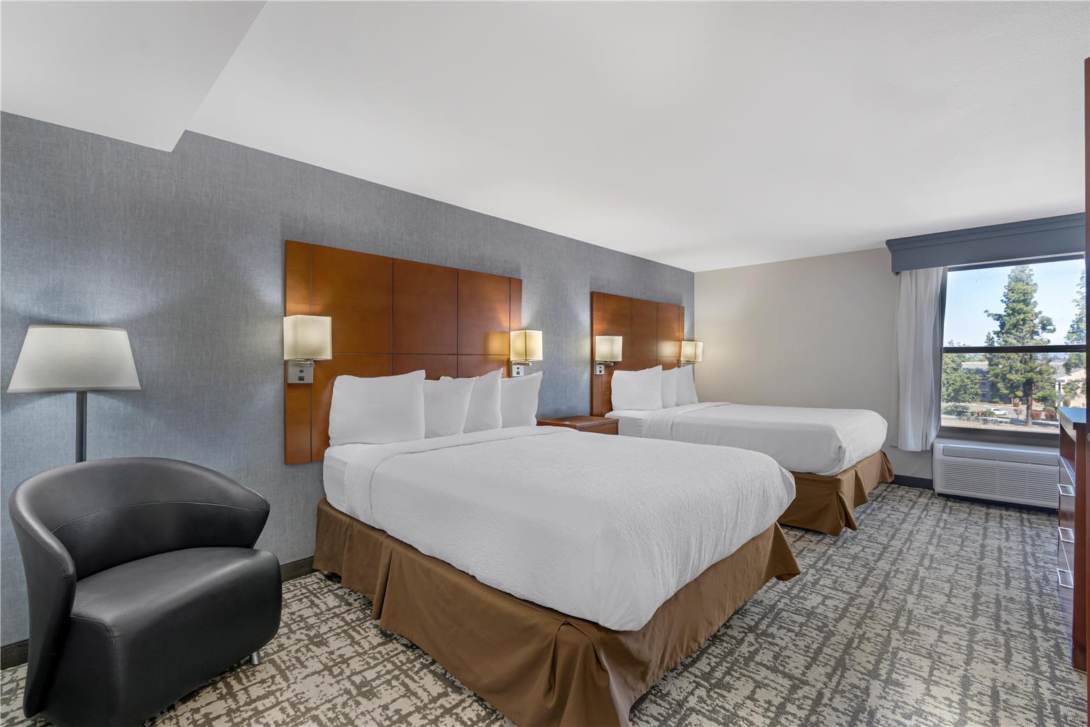 ADA - Suite - 2 Queen Beds