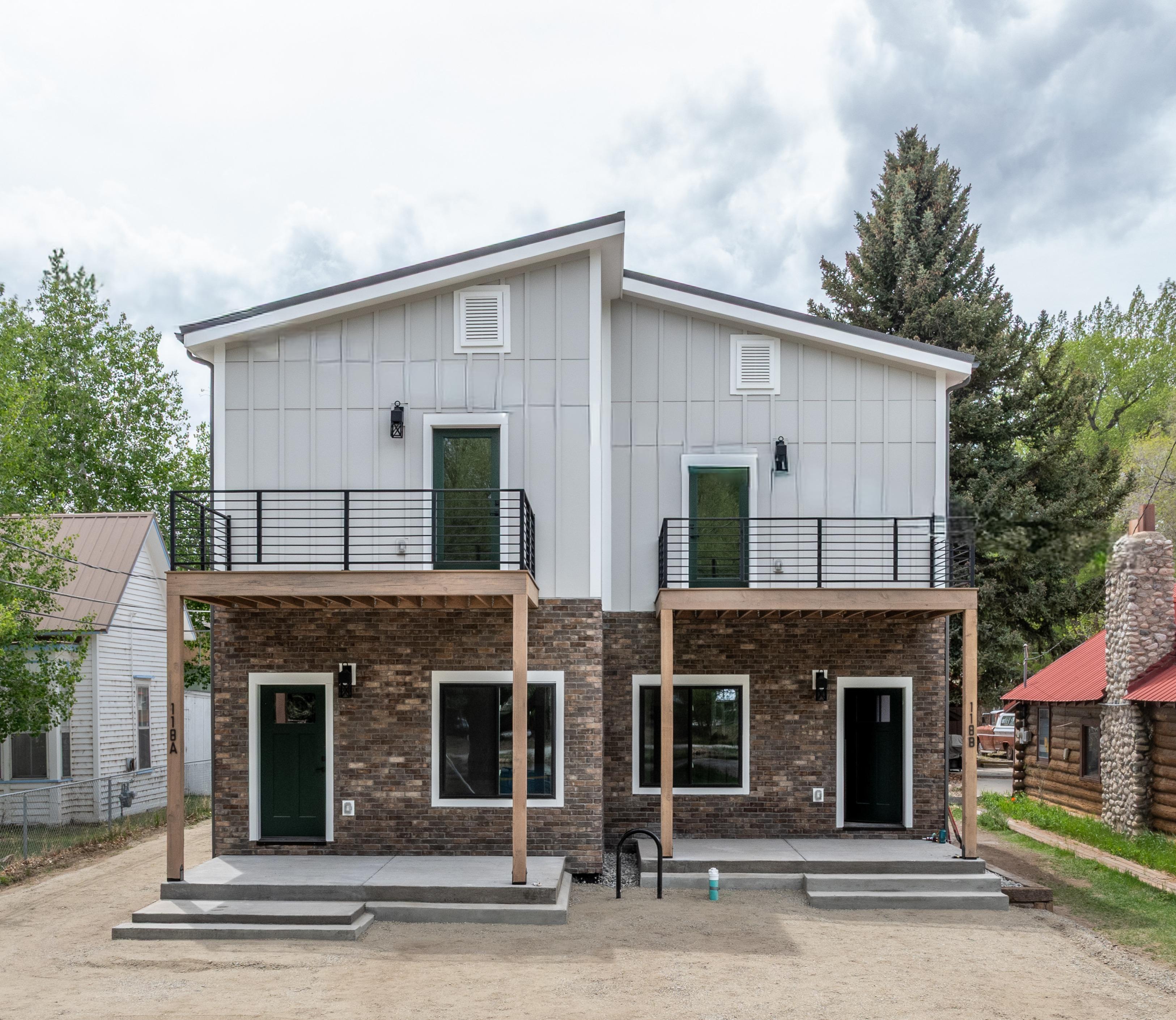 Modular Home Duplex Fading West