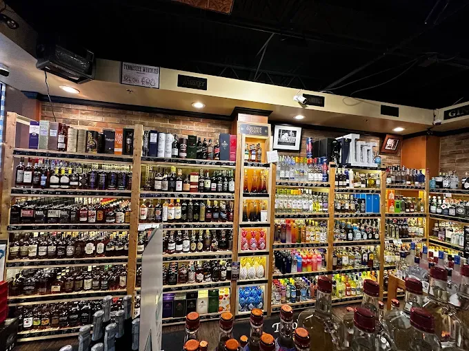 Images 12th & Pine Liquor Store