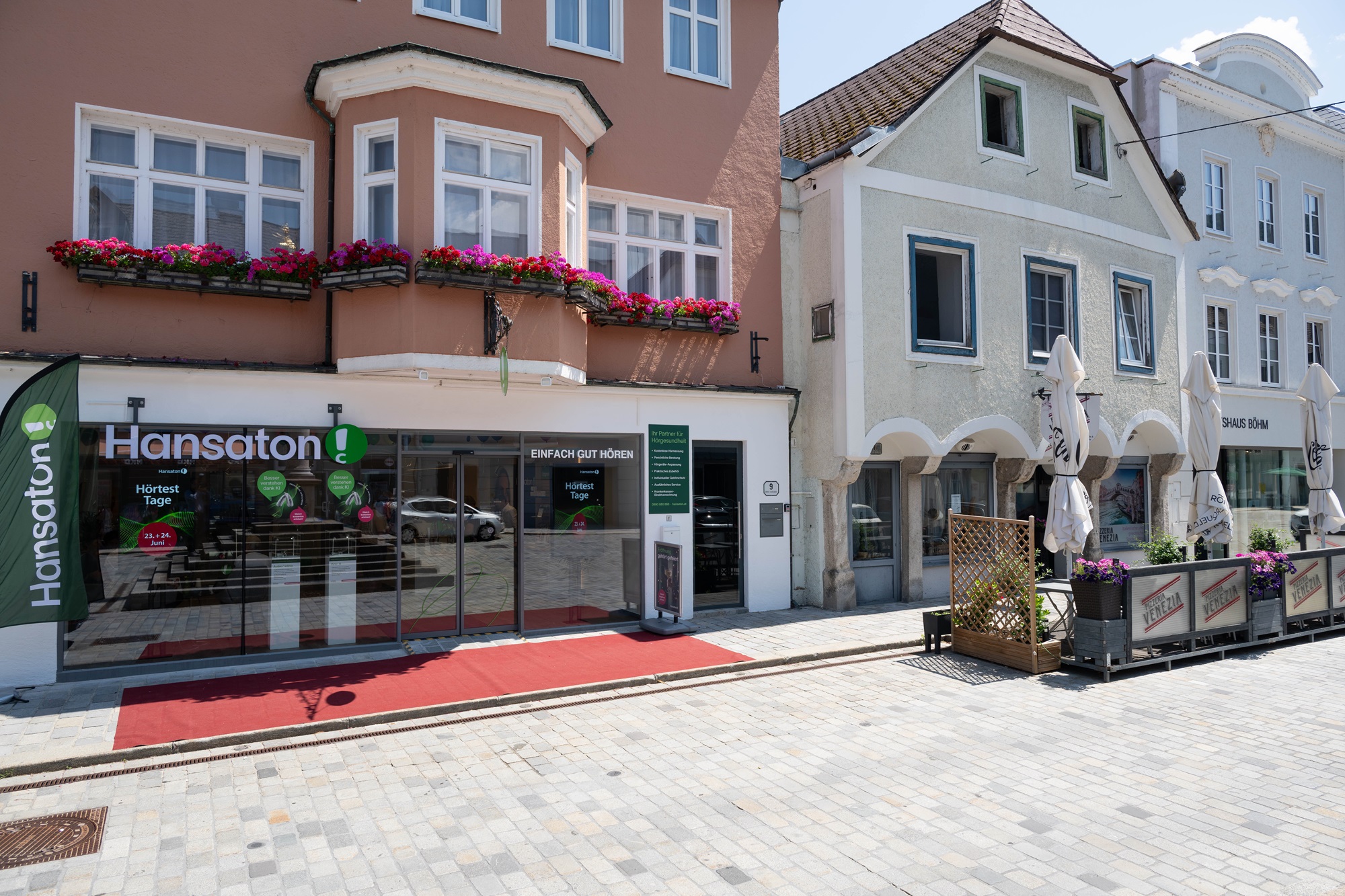 Das Team vom Hansaton Hörkompetenz-Zentrum {​​​​​city}​​​​​ freut sich auf Ihren Besuch!