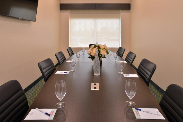 Images Candlewood Suites Austin Airport by IHG