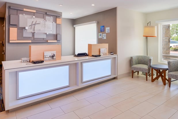 Images Holiday Inn Express & Suites Omaha - 120th And Maple by IHG